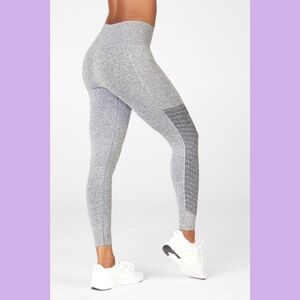 NEW Fabletics Grey Sync Seamless High-Waisted 7/8 Legging
